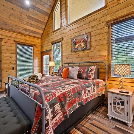 The Adirondack Honeymoon Hot Tub Soaking Tub Wood Burning Fireplace Stephens Gap Exterior photo