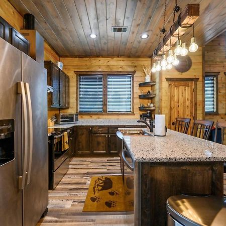 The Adirondack Honeymoon Hot Tub Soaking Tub Wood Burning Fireplace Stephens Gap Exterior photo