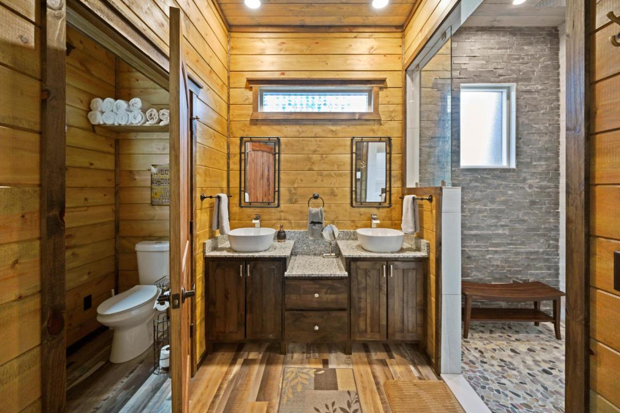 The Adirondack Honeymoon Hot Tub Soaking Tub Wood Burning Fireplace Stephens Gap Exterior photo