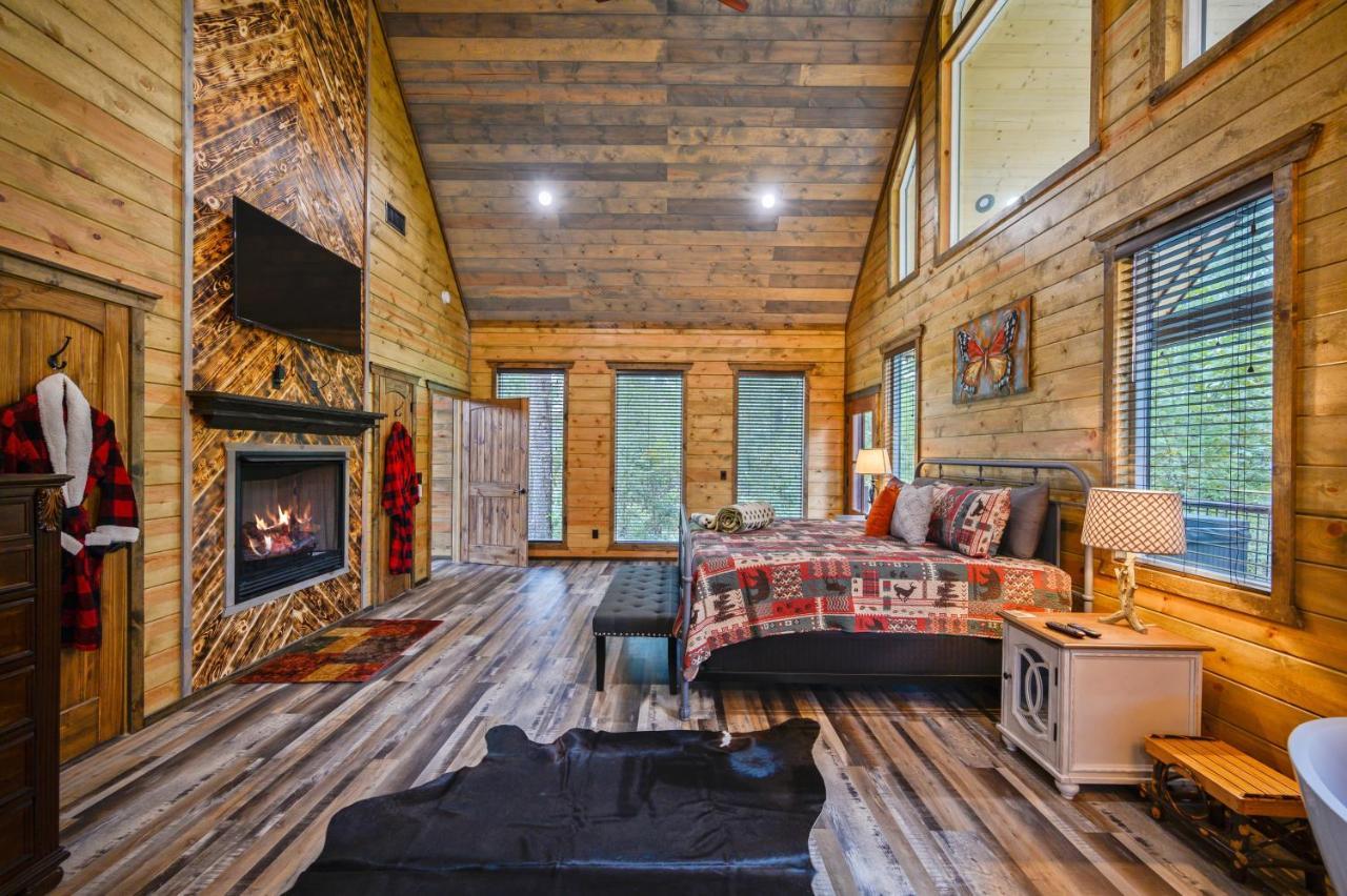 The Adirondack Honeymoon Hot Tub Soaking Tub Wood Burning Fireplace Stephens Gap Exterior photo
