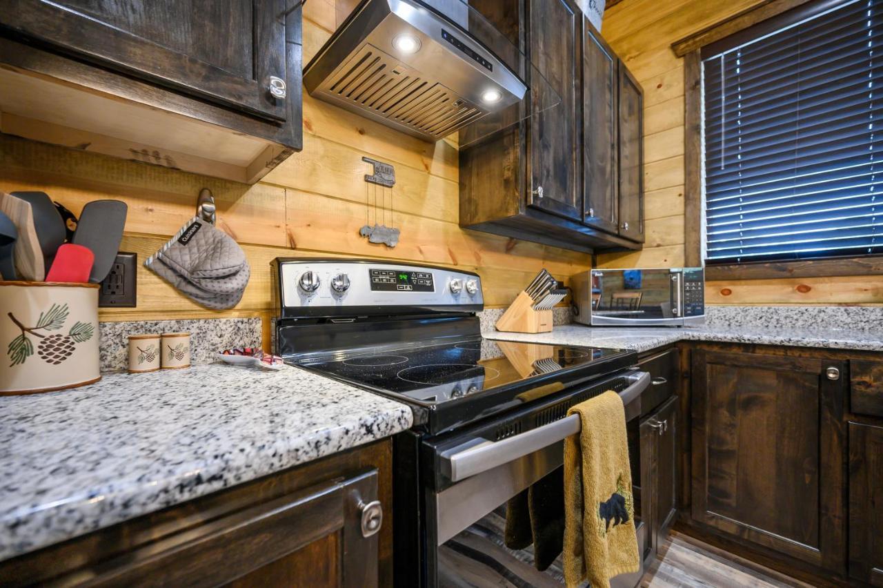 The Adirondack Honeymoon Hot Tub Soaking Tub Wood Burning Fireplace Stephens Gap Exterior photo