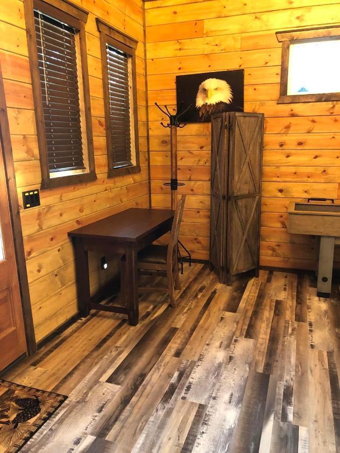 The Adirondack Honeymoon Hot Tub Soaking Tub Wood Burning Fireplace Stephens Gap Exterior photo